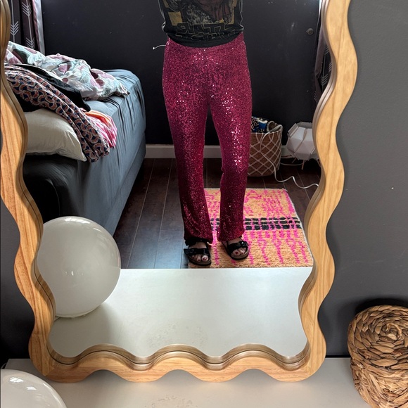 Rachel Zoe Pants - NWOT💥Rachel Zoe Pink Sequin Casual Pants